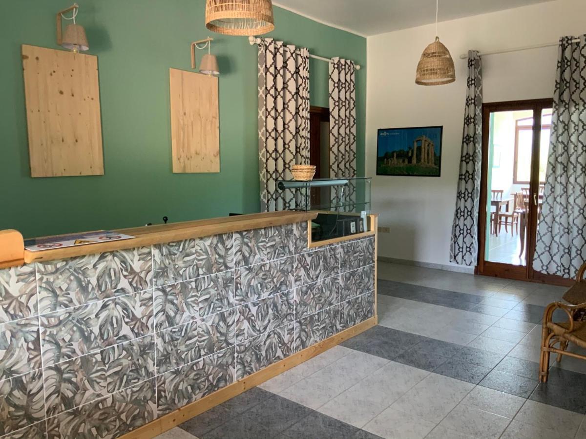 Hotel Golfo Del Leone Портишедду Экстерьер фото