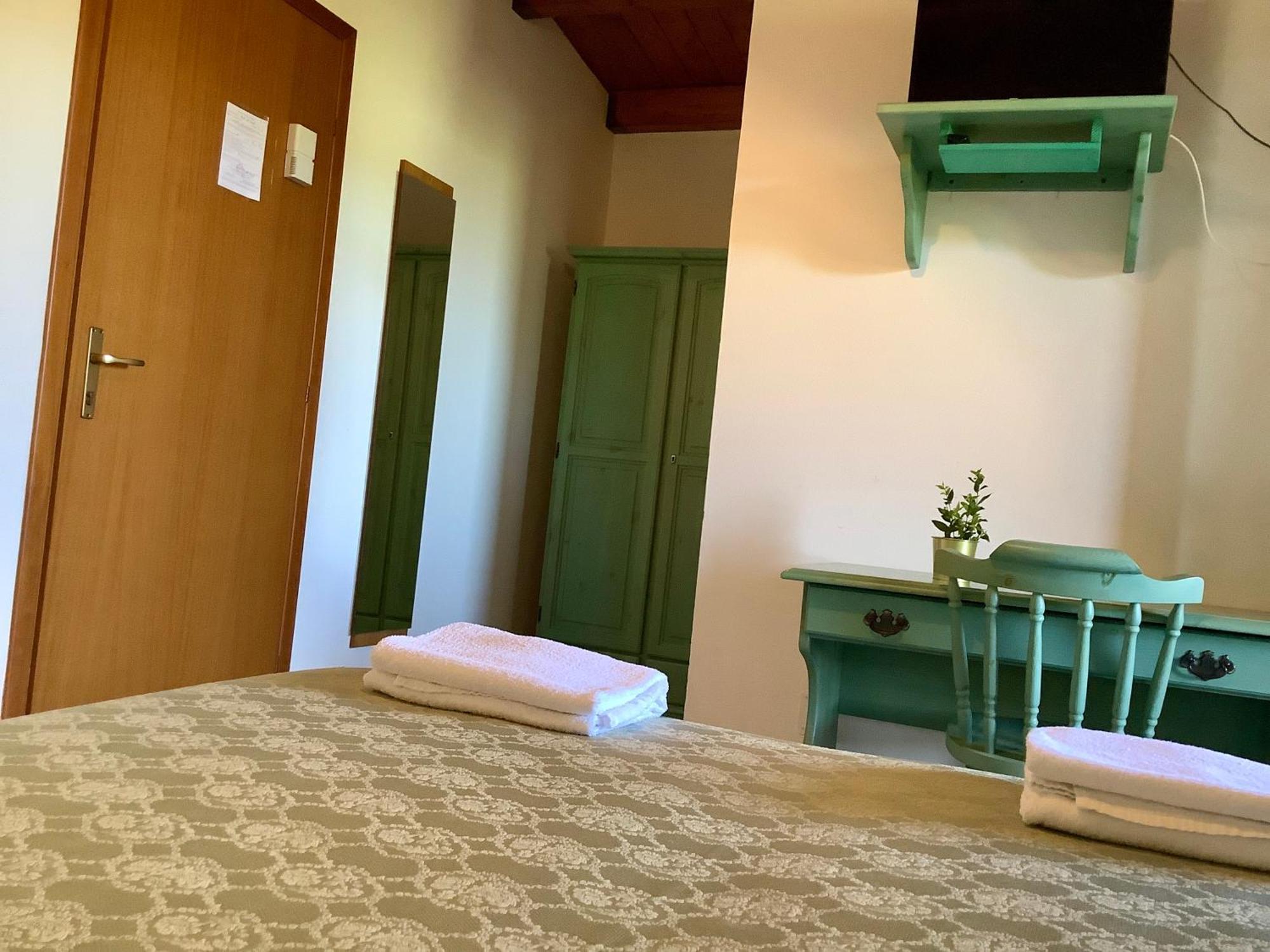 Hotel Golfo Del Leone Портишедду Экстерьер фото